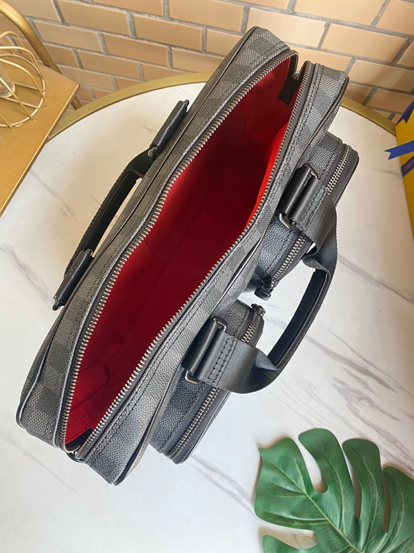 ルイヴィトンバッグ着用イメージ